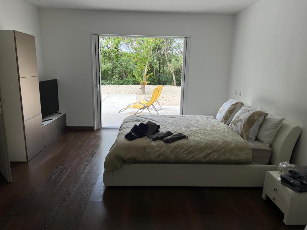 Brand New Villa With Fully Intergrated Air Conditioning & Private Pool, Overlooking Forest Sardan Ngoại thất bức ảnh