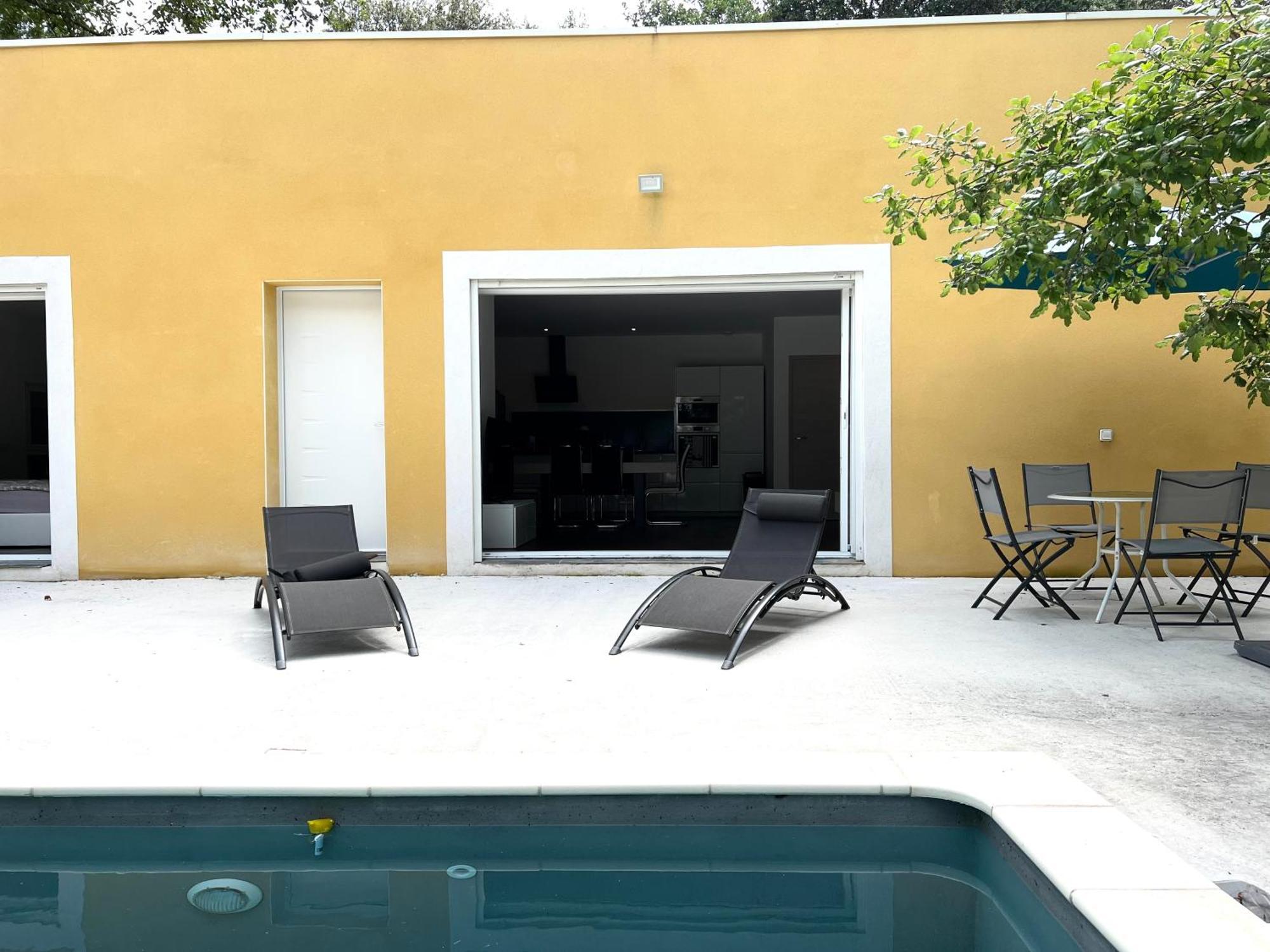 Brand New Villa With Fully Intergrated Air Conditioning & Private Pool, Overlooking Forest Sardan Ngoại thất bức ảnh
